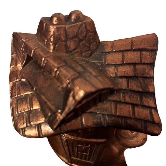 Old Mother Hubbard Shoe House Cast Bank - Picture 4 of 10